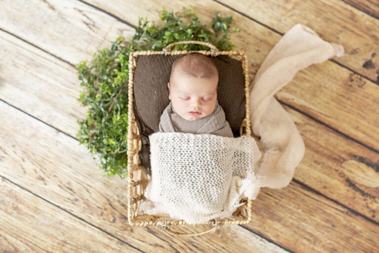 What To Expect During Your Newborn Photo Session